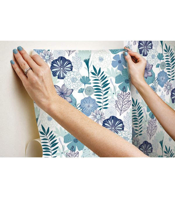 RoomMates Wallpaper Blue Perennial Blooms - Image 6